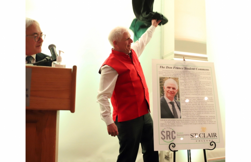A long-time student advocate who has served St. Clair students for over 25 years was recently honoured by seeing a portion of the Student Centre at Windsor’s main campus named for him.