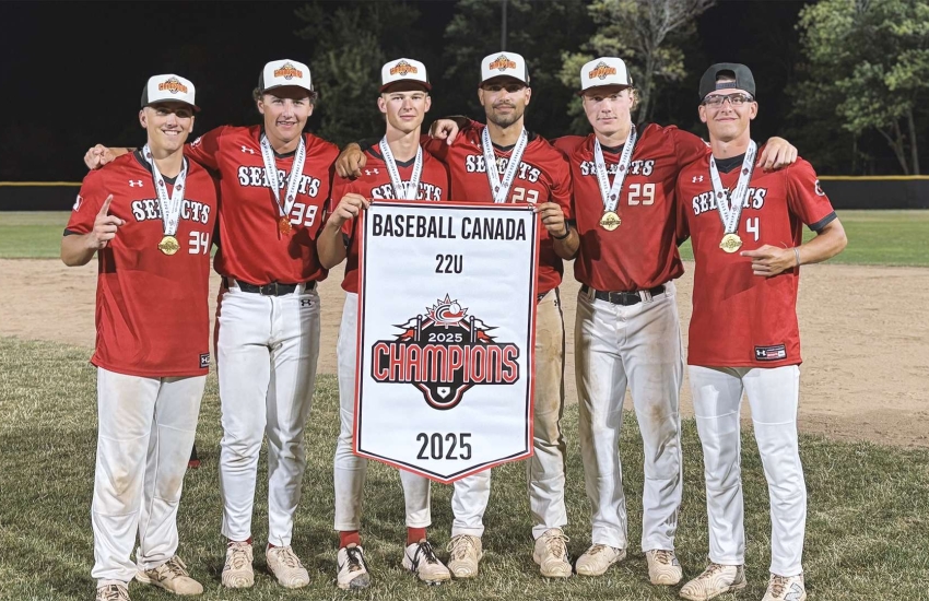Members of the U22 Windsor Selects team posing for a photo
