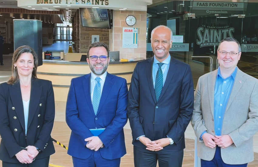 Group photo of the guests.