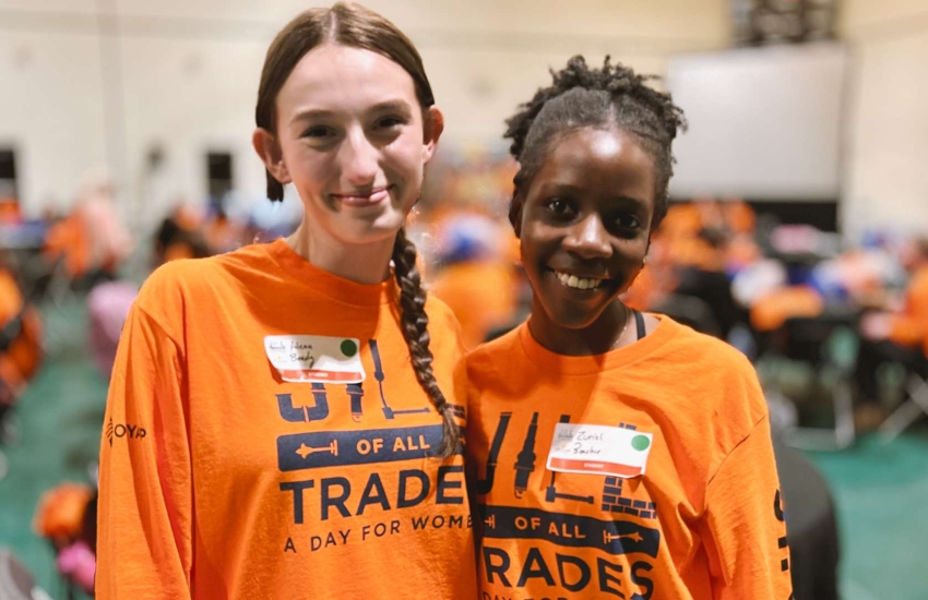 Alena Bondy and Zuriel-Joy Bogchie posing