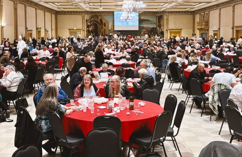 Patrons enjoy their pasta lunches at Pastabilities