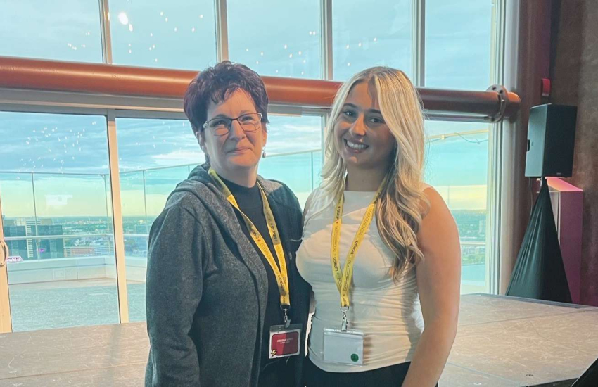 Prof. Melissa Simas and scholarship recipient and Business Administration – HR student Brook Hillier pose together