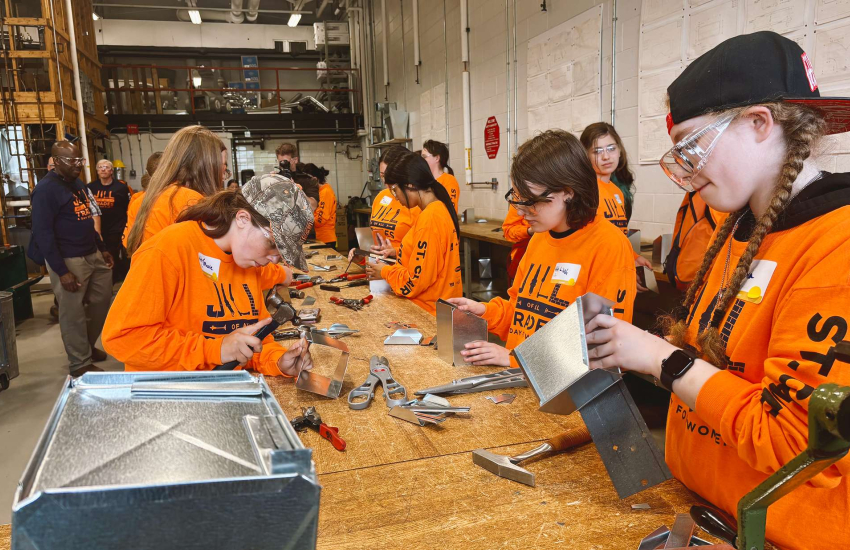 High school students building boxes at the Heating, Refrigeration and Air Conditioning segment at Jill of All Trades