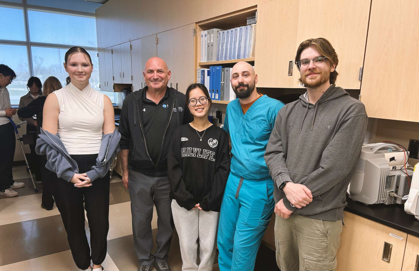 Stu Sinukoff, President of MARS Bio-Med comes to the classroom to meet students in the Biomedical Engineering Technology program