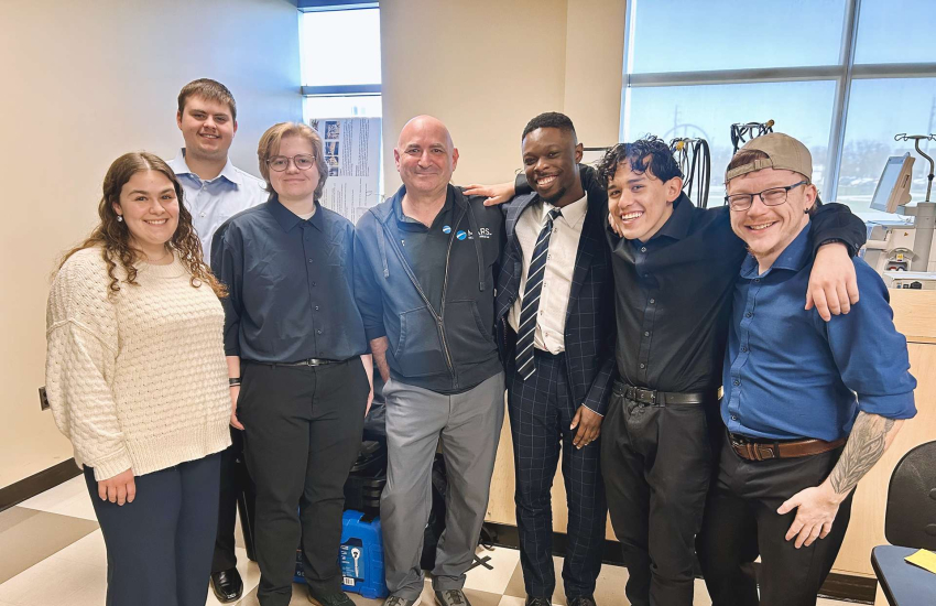 Stu Sinukoff, President of MARS Bio-Med comes to the classroom to meet students in the Biomedical Engineering Technology program