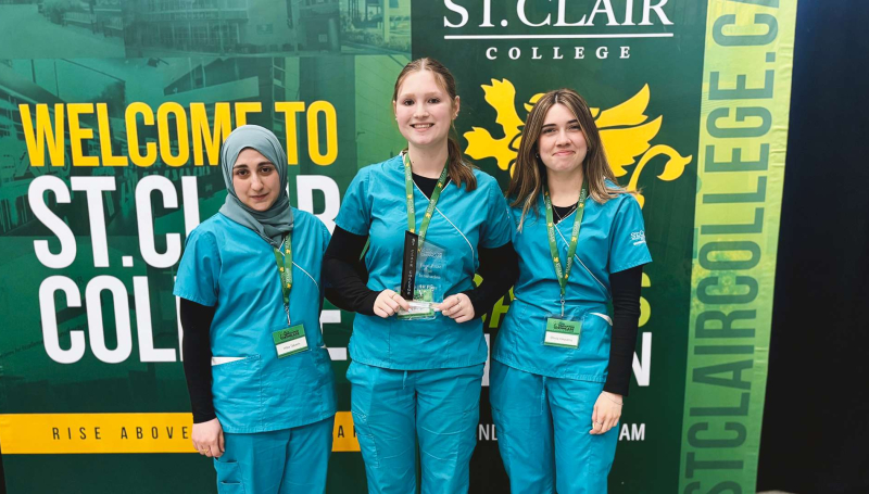 Hiba Takech, Peyton Phillips and Olivia Heavens of the Biomedical Engineering Technology – Equipment and Devices program, after winning the Ford Prize in Innovation at the Ford Innovation Showcase