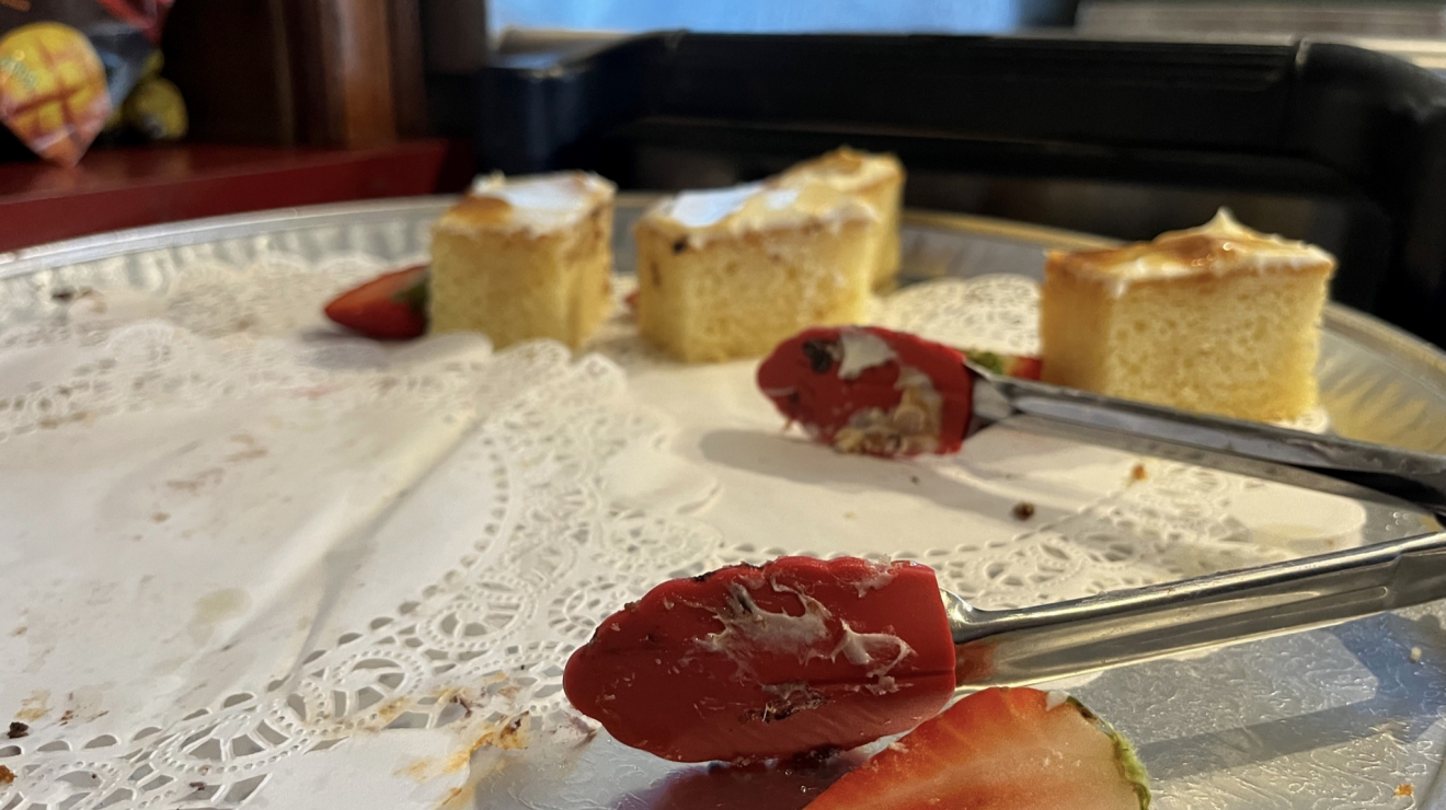 Cake and strawberries